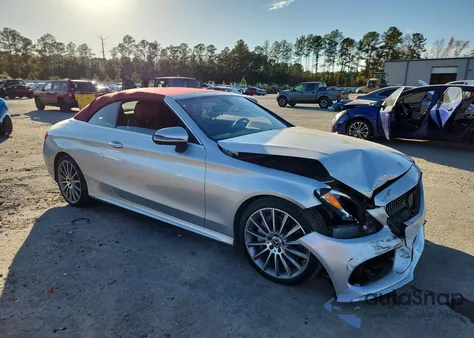 2017 Mercedes-Benz C 300 z USA, uszkodzony, nr VIN WDDWK4JB8HF554218